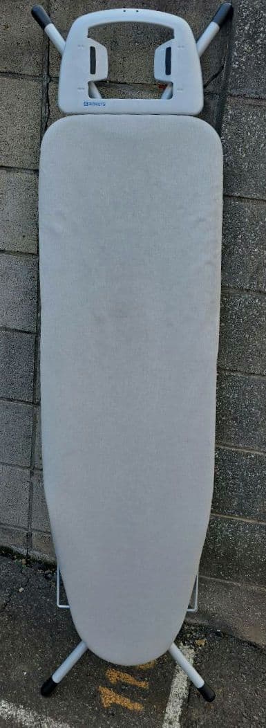 大田区 引取り 限定 RORETS ロレッツ アイロン台 スタンド 折りたたみ式の写真2枚目