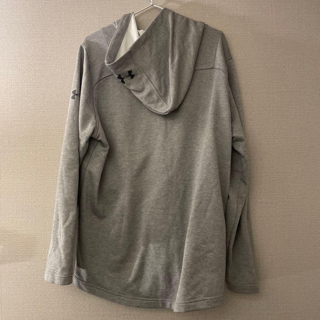 アンダーアーマー　パーカーの写真2枚目