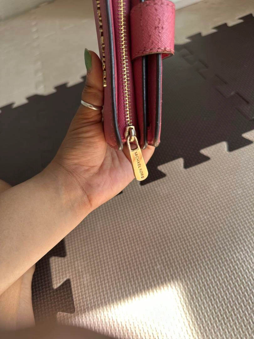 MICHAEL KORS 二つ折り財布 ピンクの写真2枚目