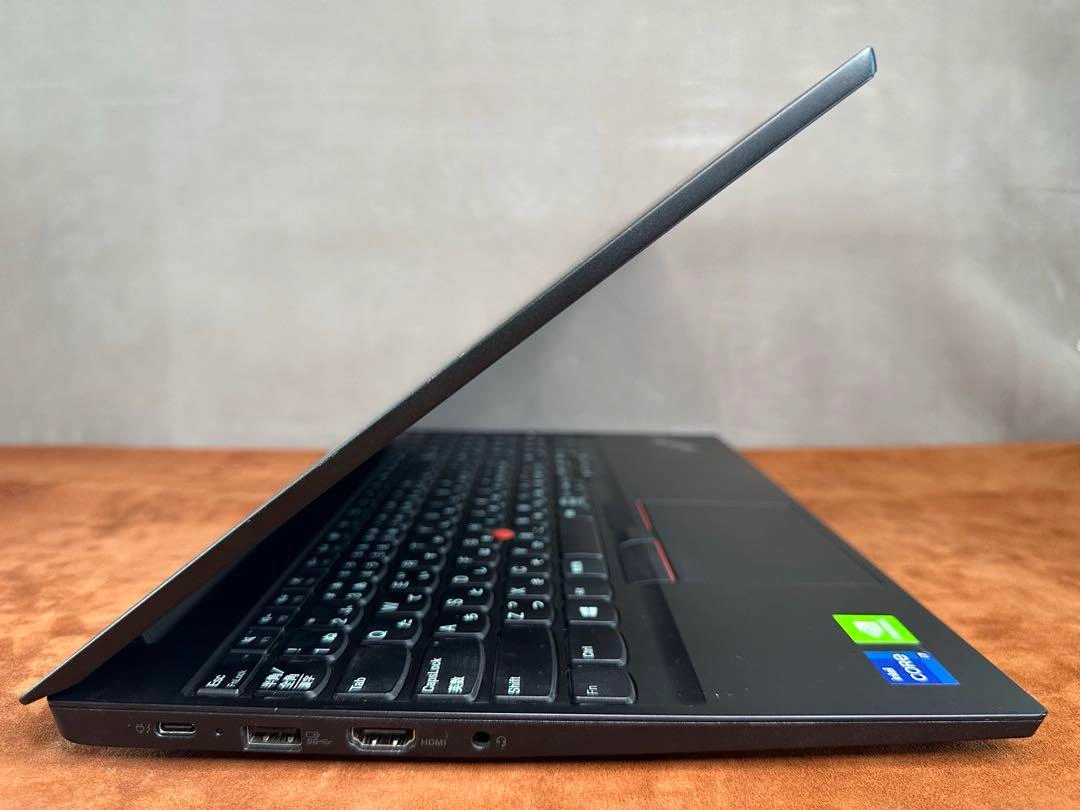 ThinkPad E15 Gen 2 i7-1165G7 16 512 15.6の写真9枚目