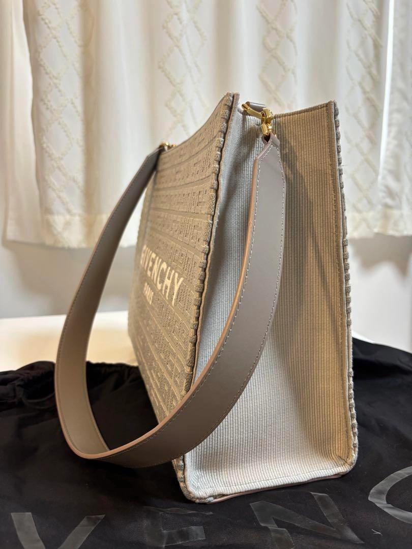 GIVENCHY ショルダーバッグ(超美品)の写真4枚目