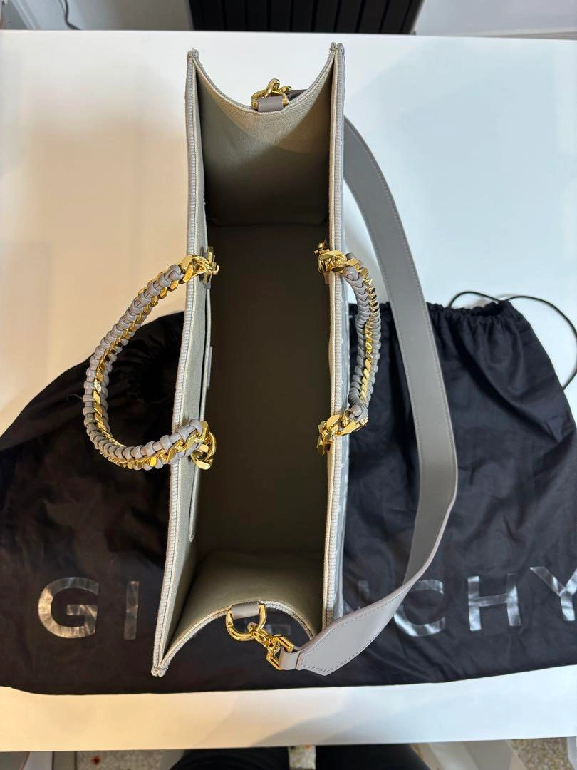 GIVENCHY ショルダーバッグ(超美品)の写真6枚目