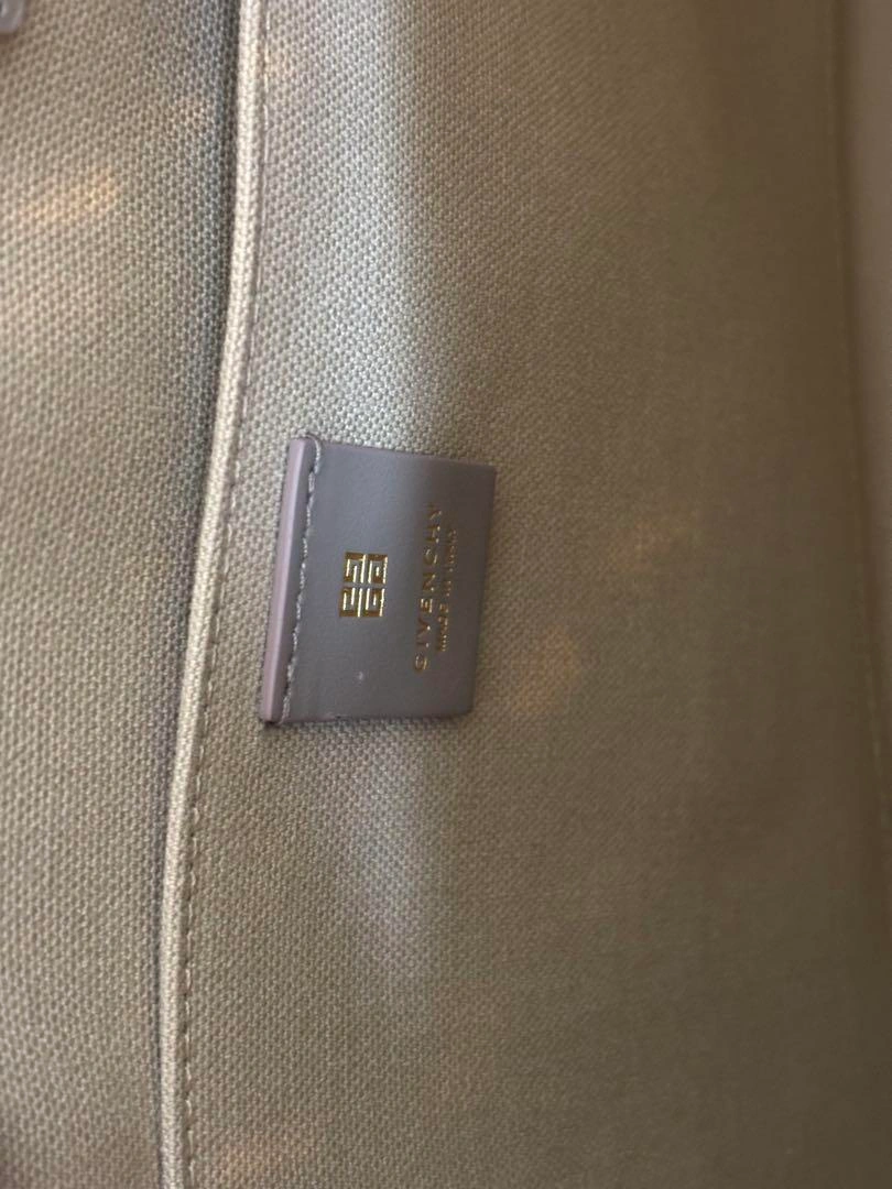 GIVENCHY ショルダーバッグ(超美品)の写真7枚目