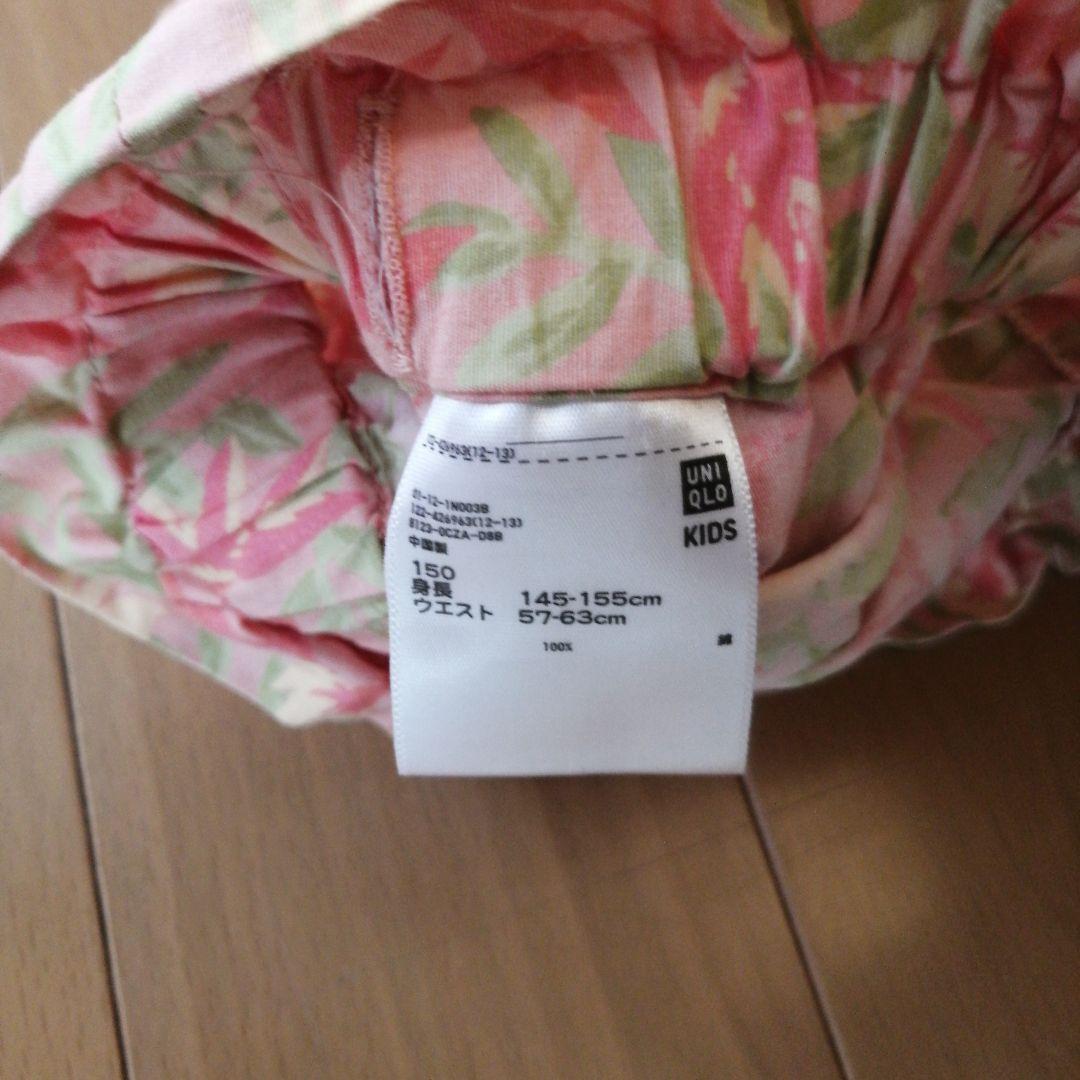 【UNIQLO】花柄 ハーフパンツ 150の写真4枚目