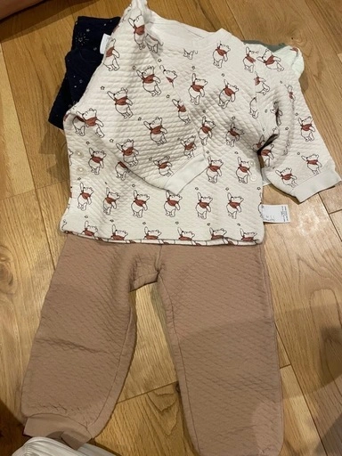 ユニクロ キルトパジャマ 100サイズ×4セットの写真2枚目