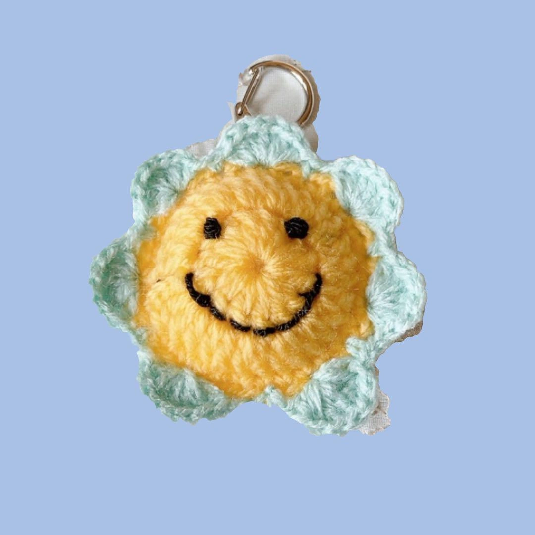 【最終値下げ!!5月末掲示終了!!】ニコちゃん 花 キーホルダー ハンドメイド 毛糸 可愛い^_^