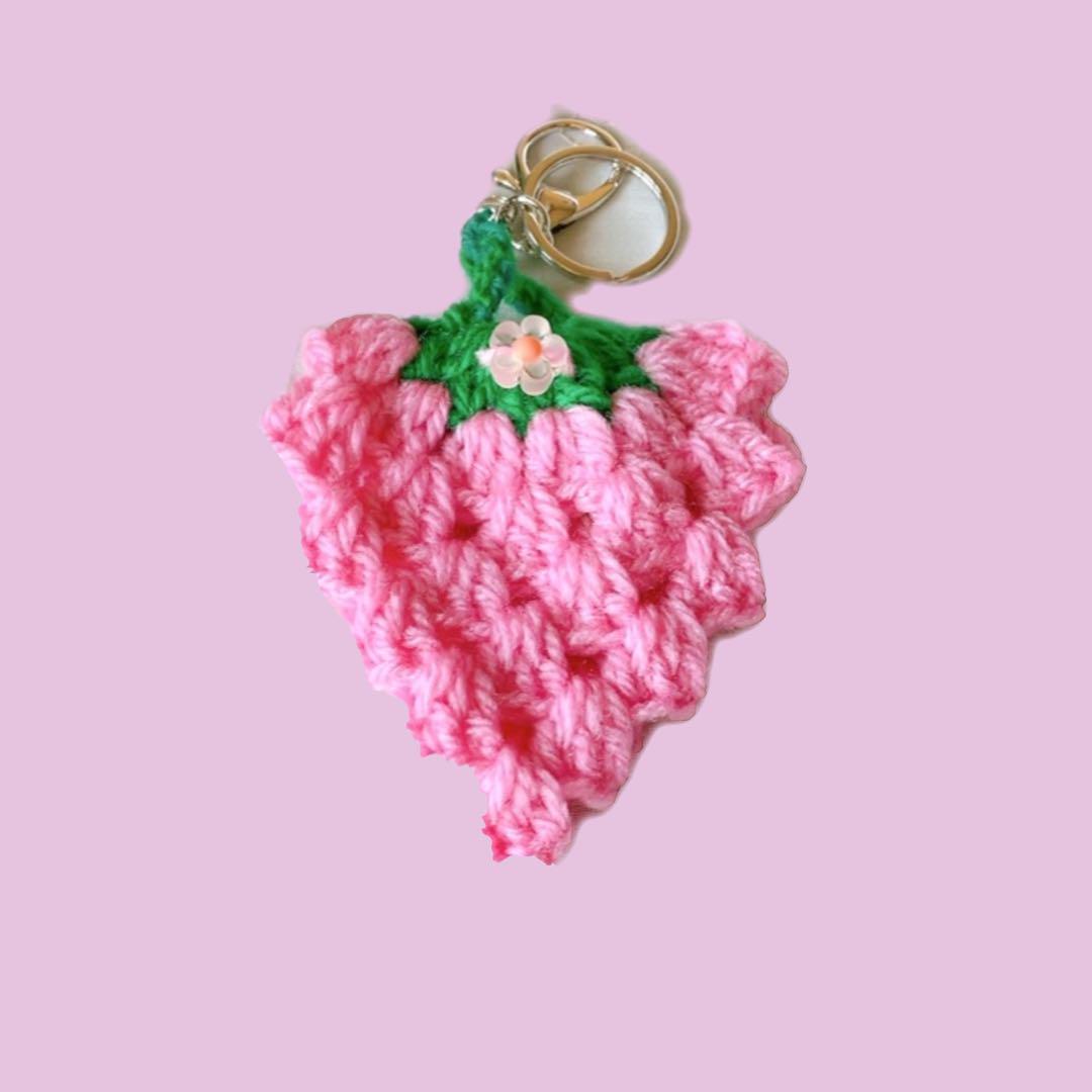 大粒いちご　①キーホルダー　ハンドメイド　毛糸　可愛い^_^