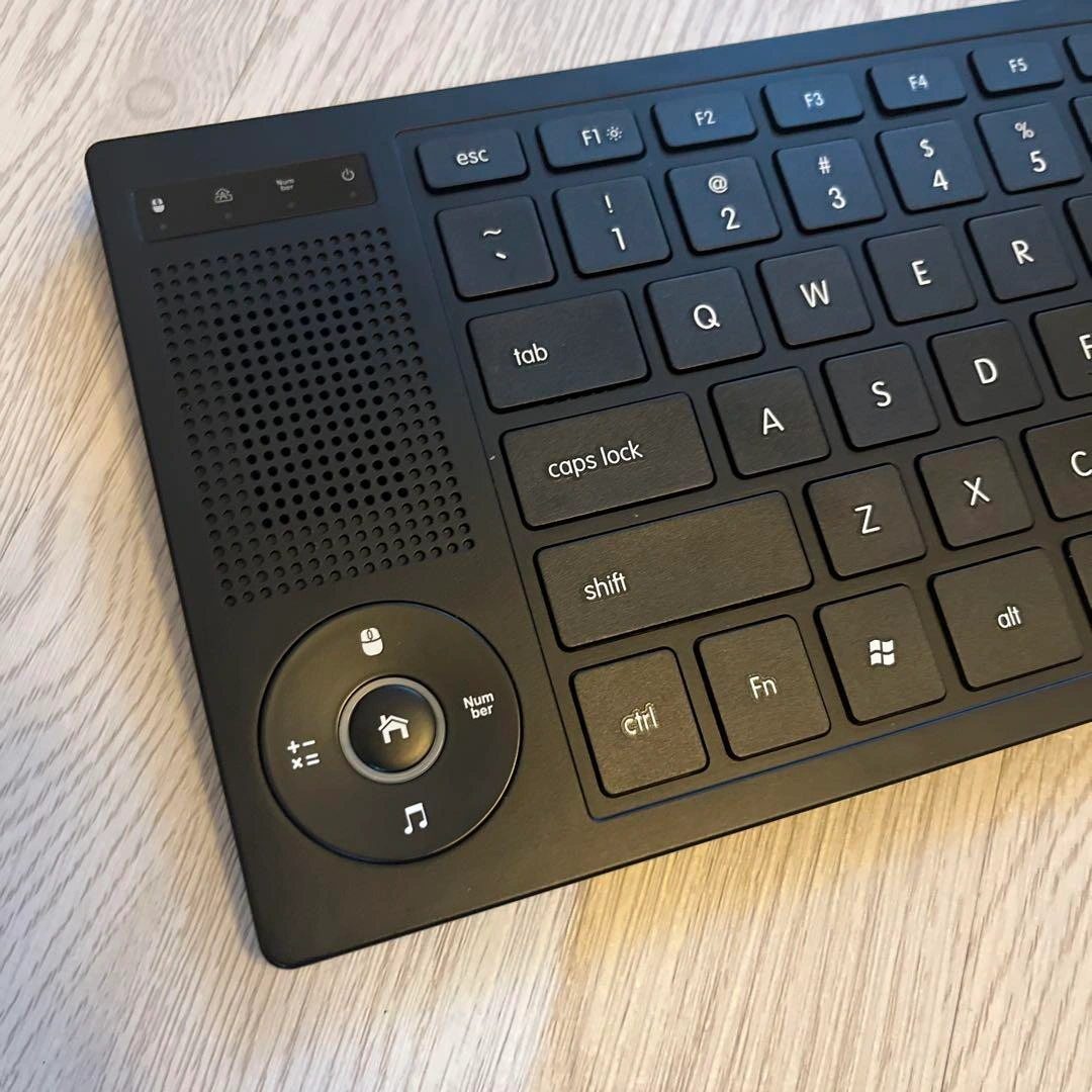 多機能タッチパネル搭載ハイパーキーボード『T2_Flexible』の写真2枚目