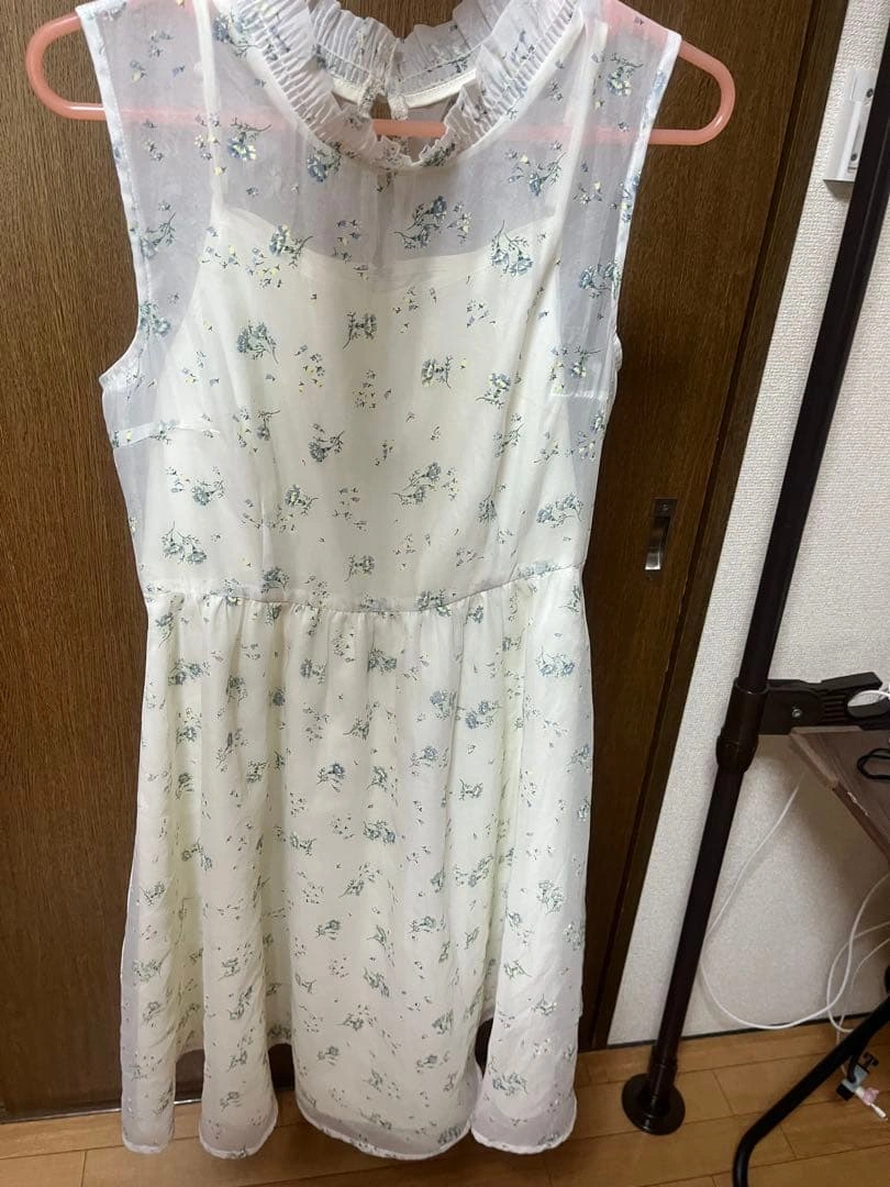 titty&Co. ワンピース 花柄 ノースリーブの写真2枚目