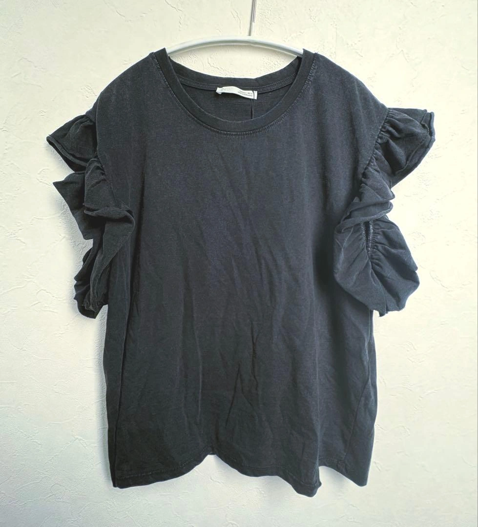 完売品 ZARAフリルスリーブ 綿 Tシャツ Lサイズ ブラック ウォッシュ加工の写真8枚目