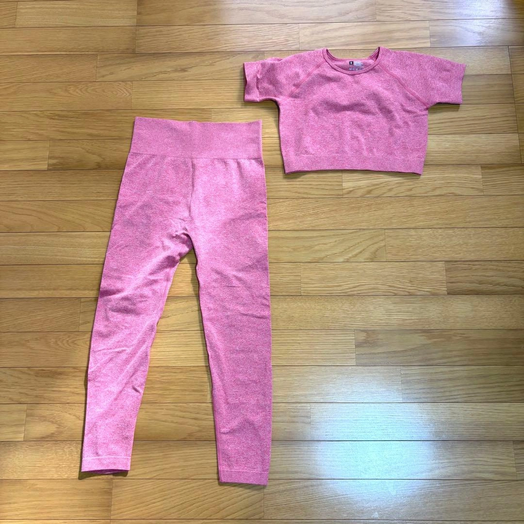 SHEIN クロップドトップスス・レギンス セットアップ レッド、ピンク系