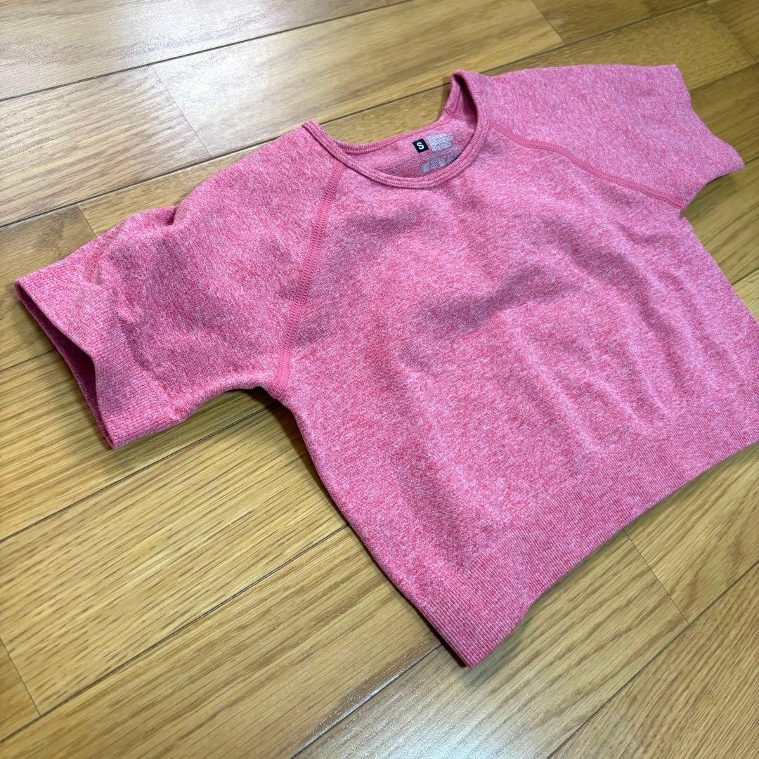 SHEIN クロップドトップスス・レギンス セットアップ レッド、ピンク系の写真3枚目