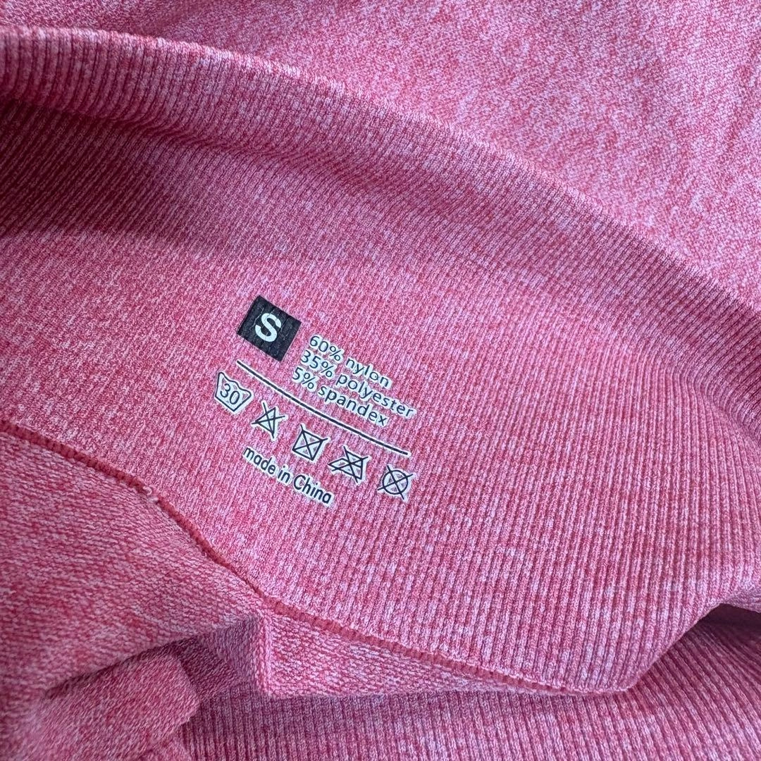 SHEIN クロップドトップスス・レギンス セットアップ レッド、ピンク系の写真10枚目