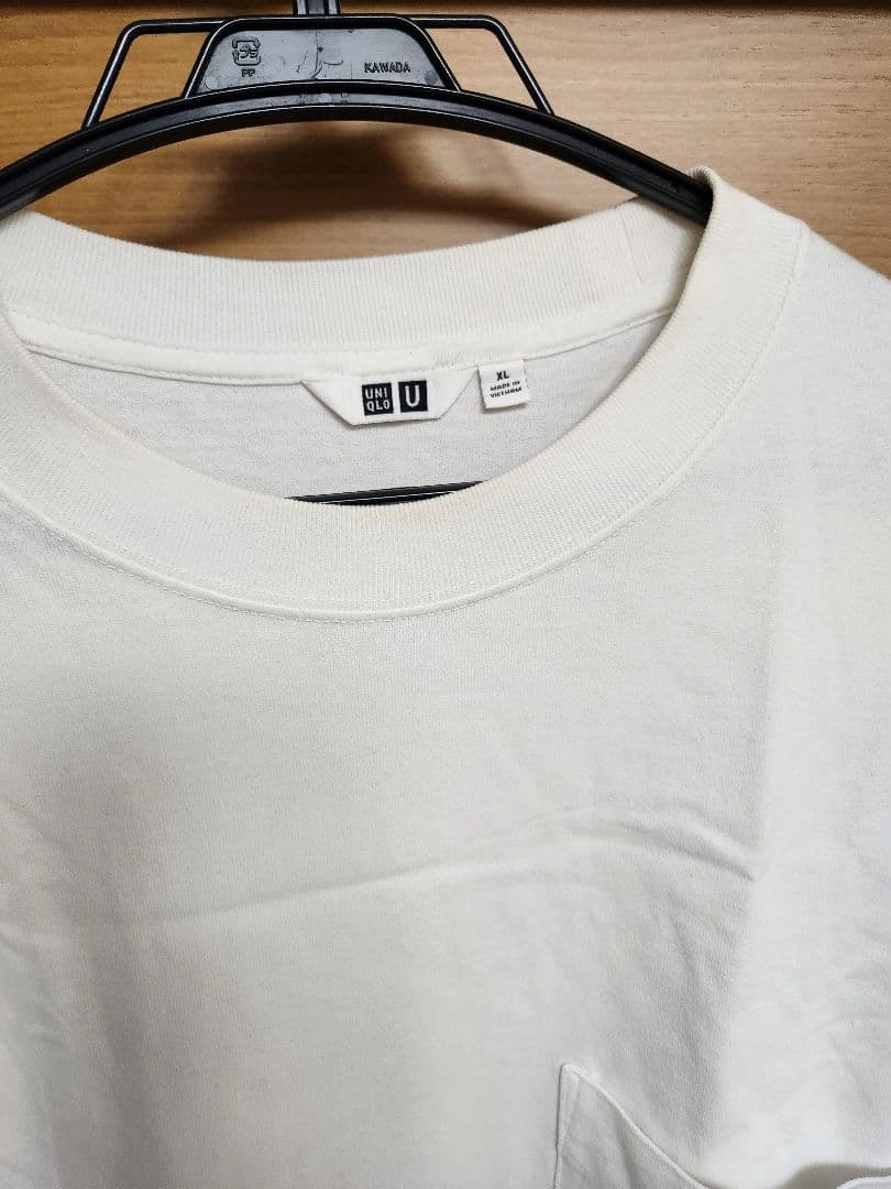 ユニクロユー クルーネックTシャツ 長袖 ホワイト ポケット付きの写真2枚目