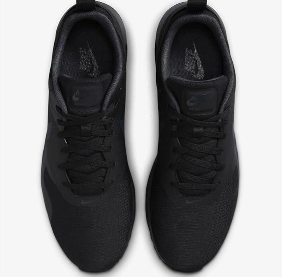 【新品未使用 希少サイズ】ナイキ AIR MAX TAVASの写真4枚目