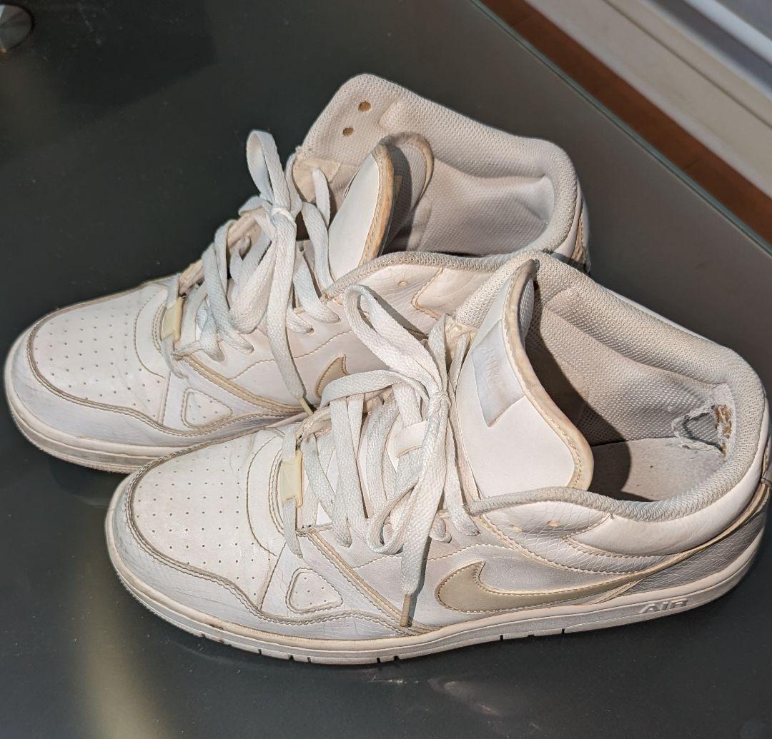 【大きいサイズ】ナイキNikeミッドカット　ホワイト×ホワイト蛇の写真2枚目