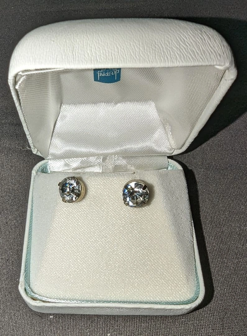 【美品】TAKE UP ダイヤ風ピアス