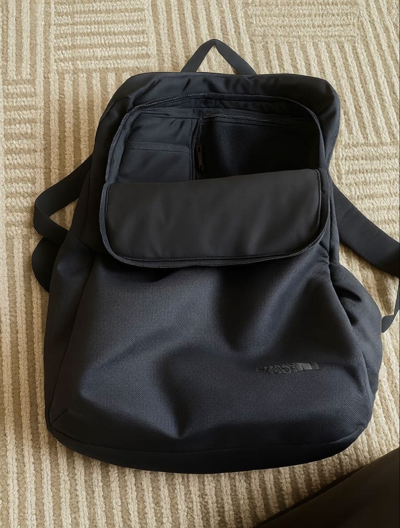 North Face shuttle series バックパックの写真5枚目