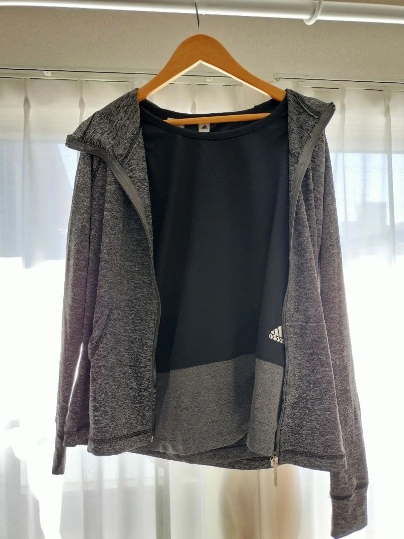 adidas Tシャツ&フルジップパーカーセットの写真2枚目