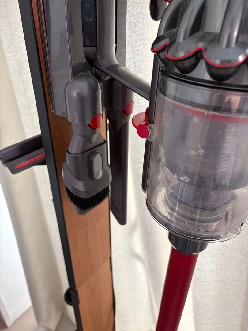 Dyson SV12 スティッククリーナー 本体+スタンドの写真3枚目