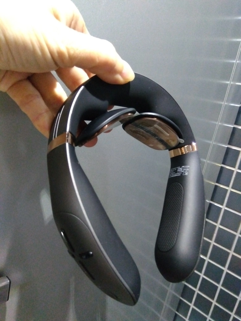 マッサージ肩こり首コリに。温熱 EMSネック EMSスマートヒートネックPro TL103Aの写真4枚目