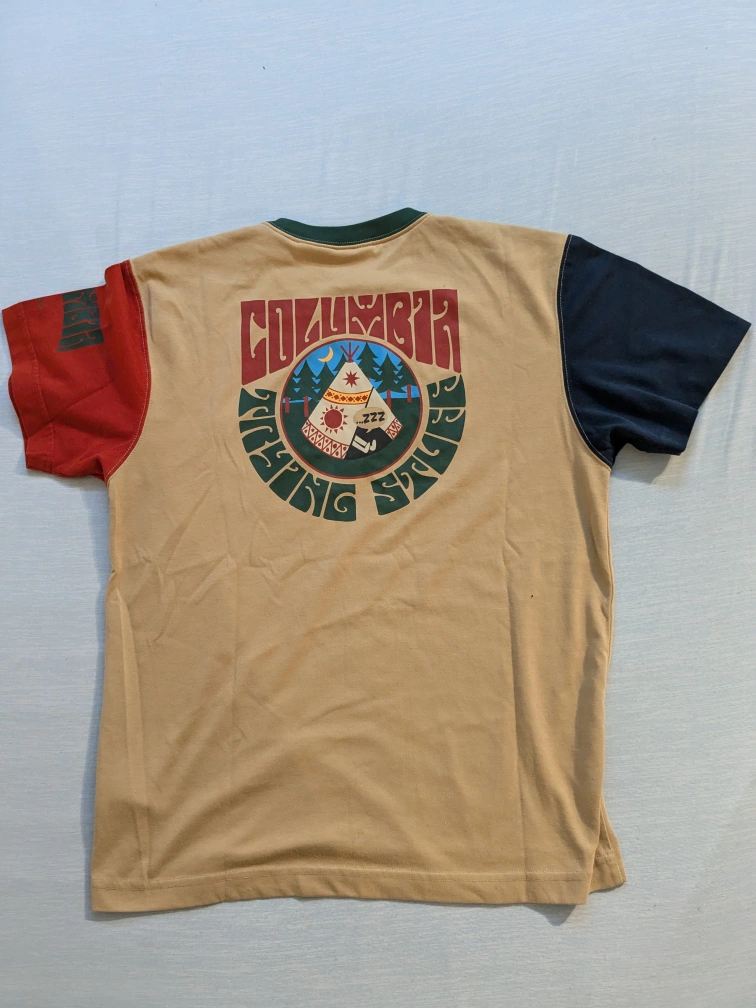 《断捨離 処分特価》Columbia Tシャツ Mサイズ(ベージュ・緑・赤・青)の写真3枚目