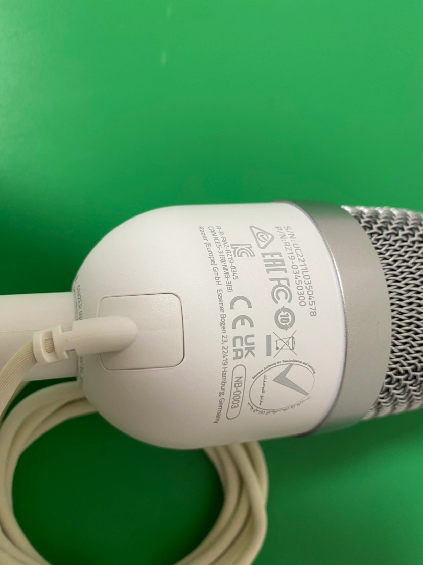 RAZER レイザー RZ19-0345 SEIREN Mini ホワイト ゲーミングマイクの写真5枚目