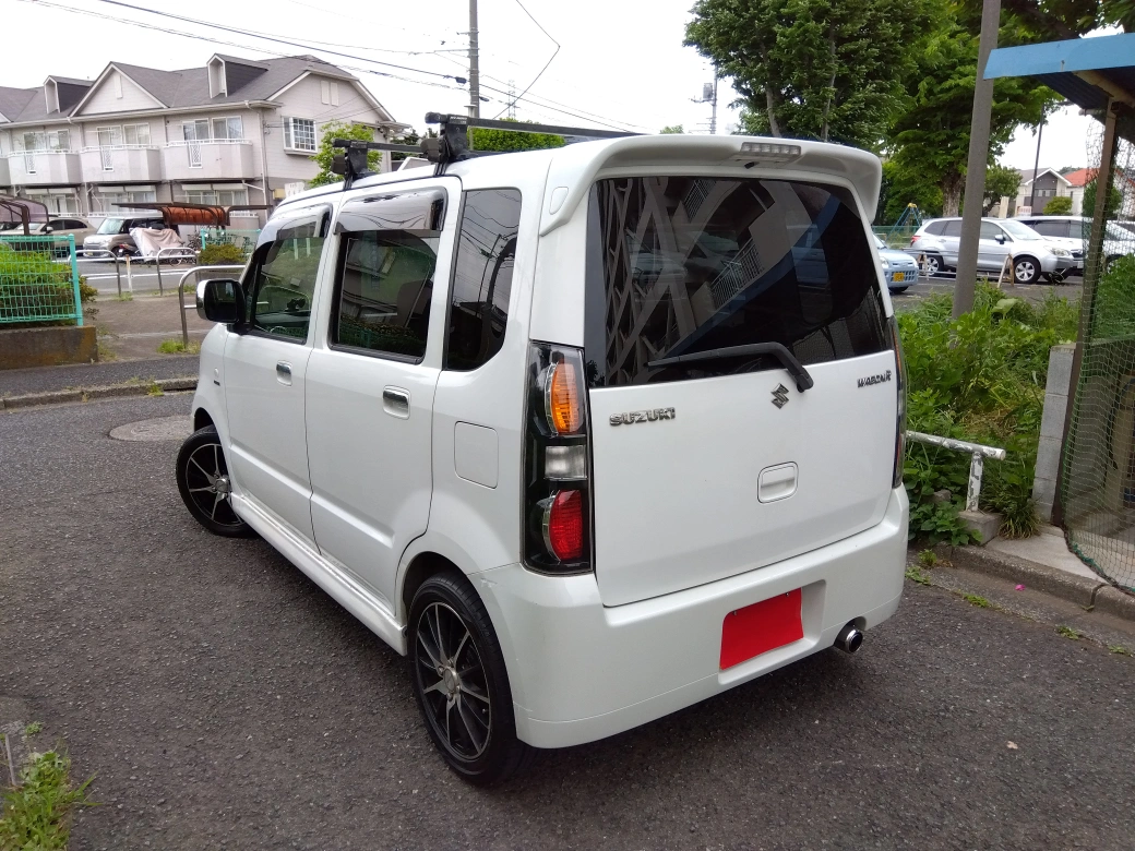 (ご成約)【希少色】☆RR仕様!☆スズキ☆ワゴンR☆FX☆4WD☆5MT☆の写真6枚目