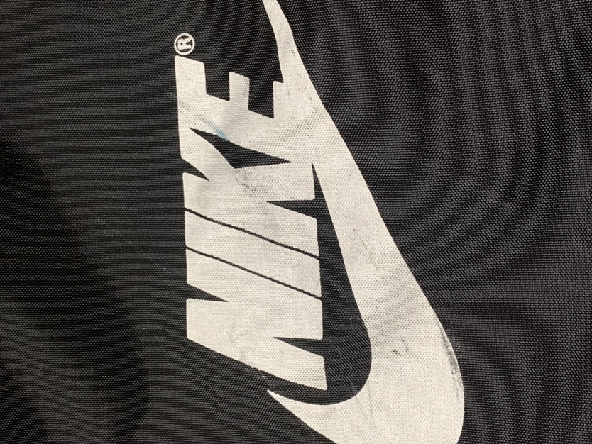 NIKE バッグ大(ショルダーベルト付き)　黒の写真3枚目