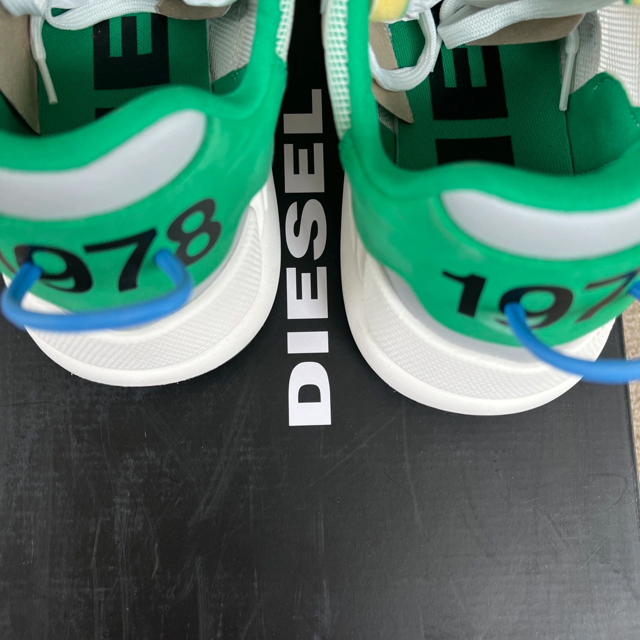 新品 DIESELディーゼル スニーカー 28の写真7枚目