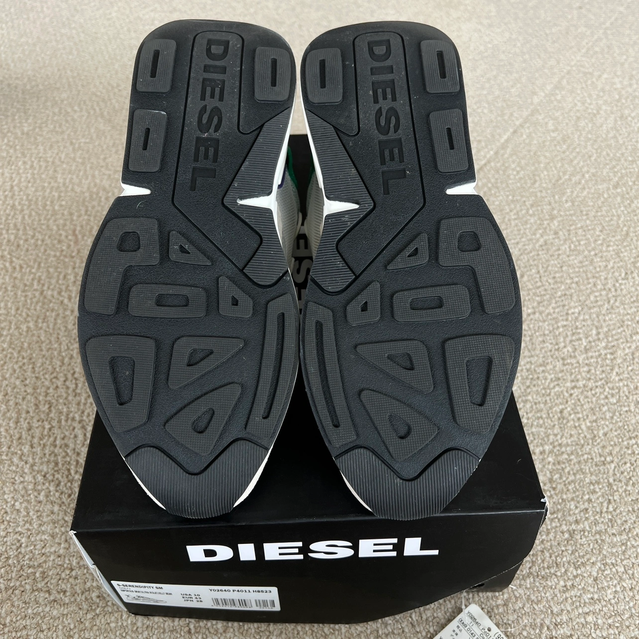新品 DIESELディーゼル スニーカー 28の写真4枚目