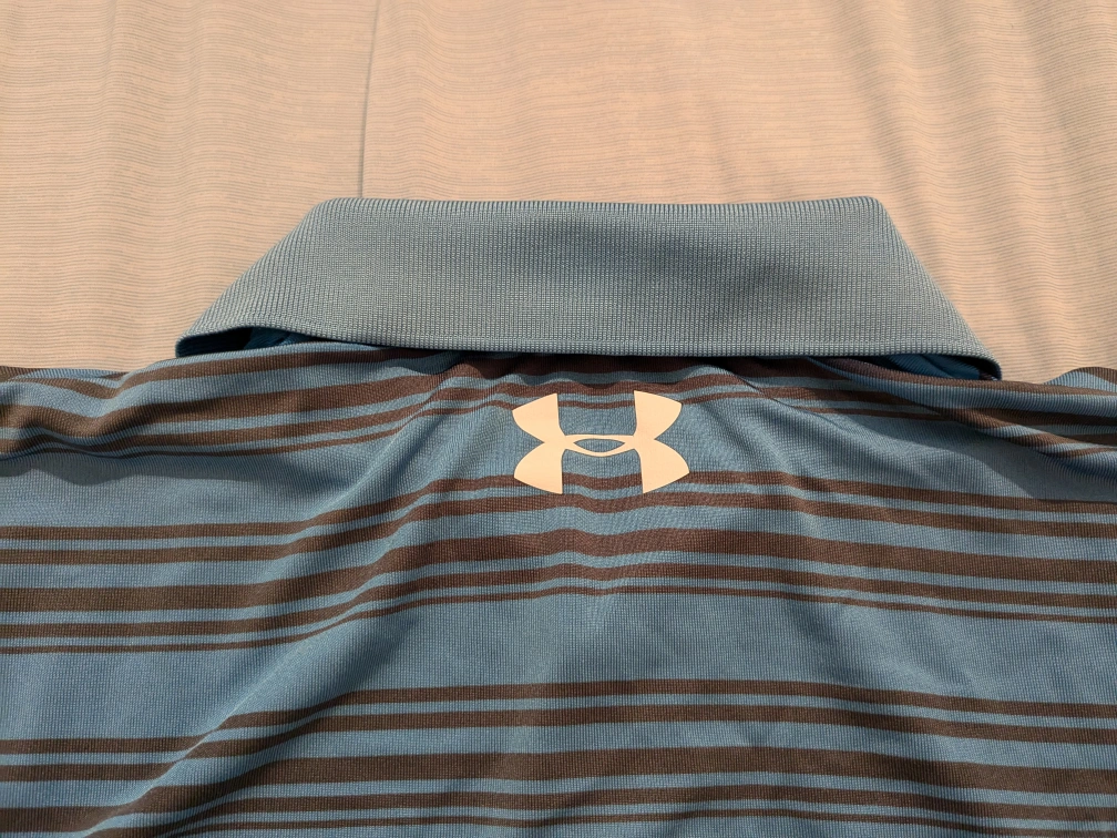 《処分特価》Under Armour 速乾性ポロシャツ 青/ストライプ(サイズ:L)の写真4枚目