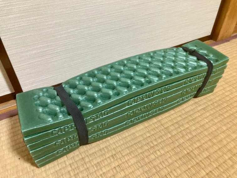 【値下げ・美品】キャプテンスタッグ EVAフォームマット 軽量&快適の写真2枚目