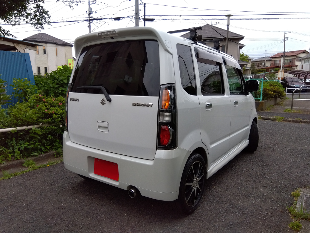 （ご成約）【希少色】☆ＲＲ仕様！☆スズキ☆ワゴンＲ☆FX☆4WD☆5MT☆の写真4枚目