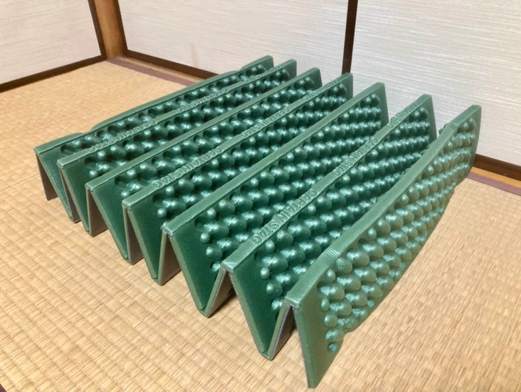 【値下げ・美品】キャプテンスタッグ EVAフォームマット 軽量&快適の写真3枚目