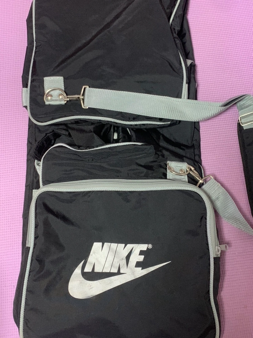 NIKE バッグ大(ショルダーベルト付き) 黒