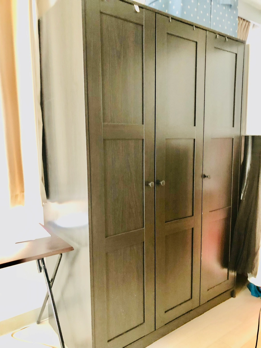 IKEA RAKKESTAD ラッケスタード ワードローブ 扉3枚付き ブラックブラウン,の写真2枚目