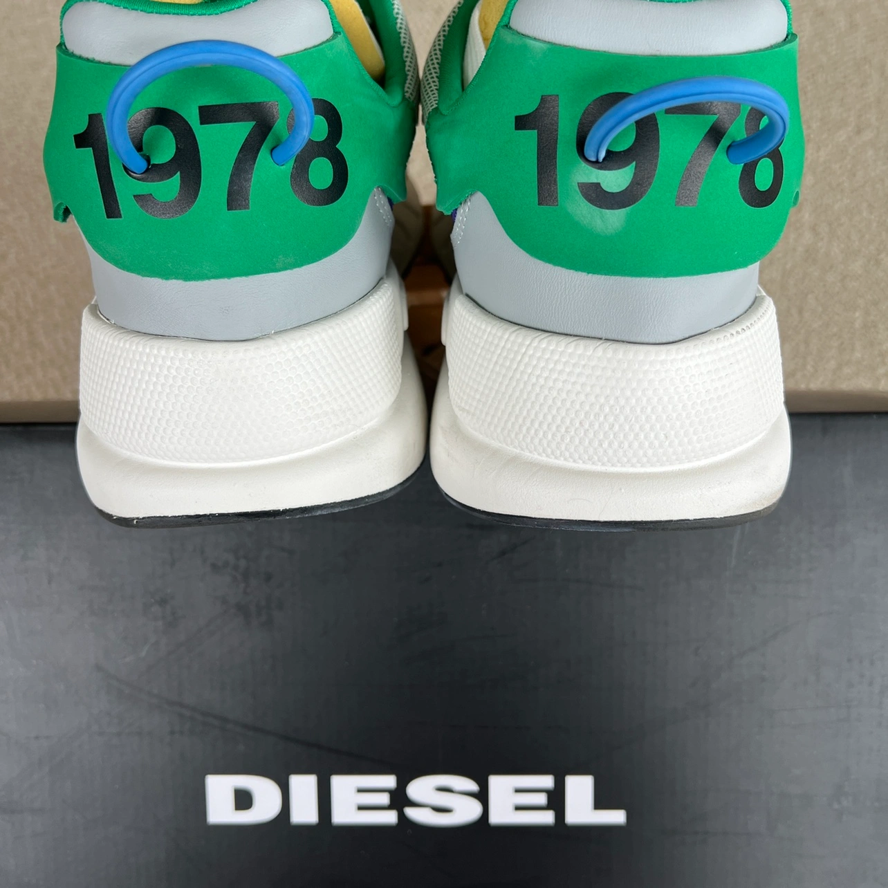 新品 DIESELディーゼル スニーカー 28の写真3枚目