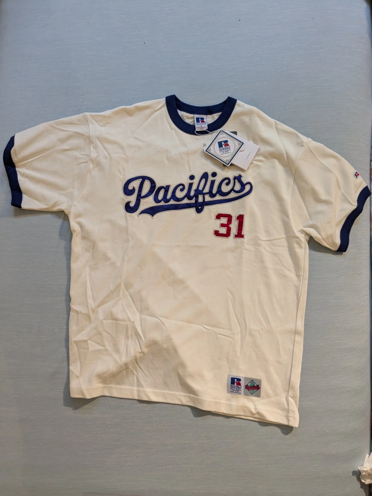 《処分特価》Russell Athletic Pacifcs Tシャツ (JPサイズ:M - L)