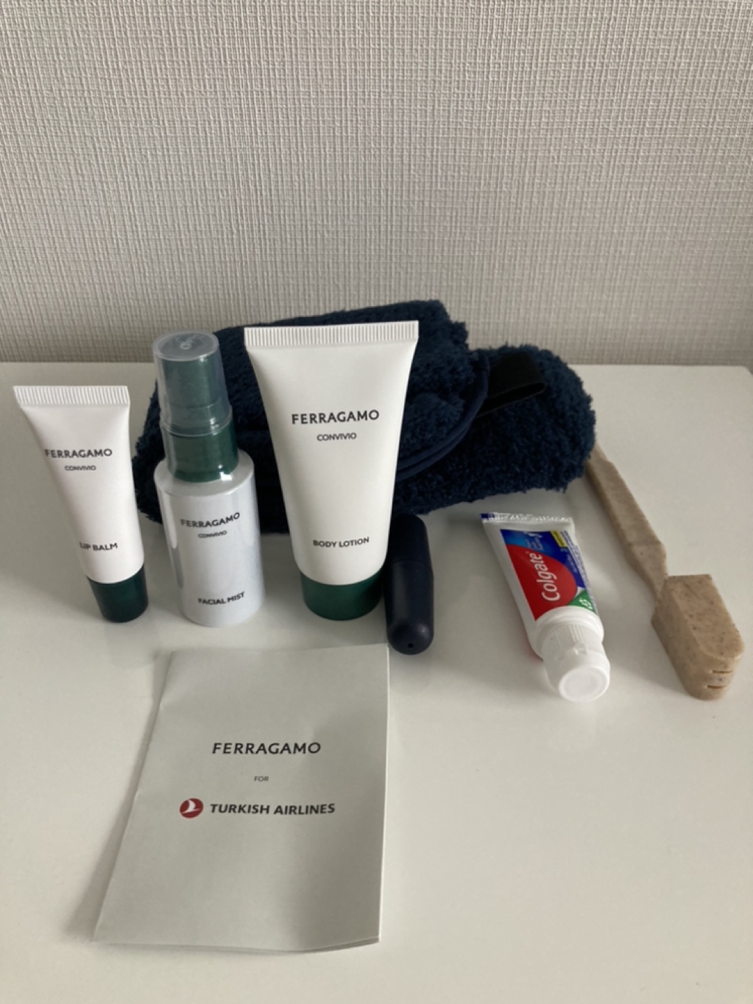 Ferragamo トラベルポーチの写真3枚目