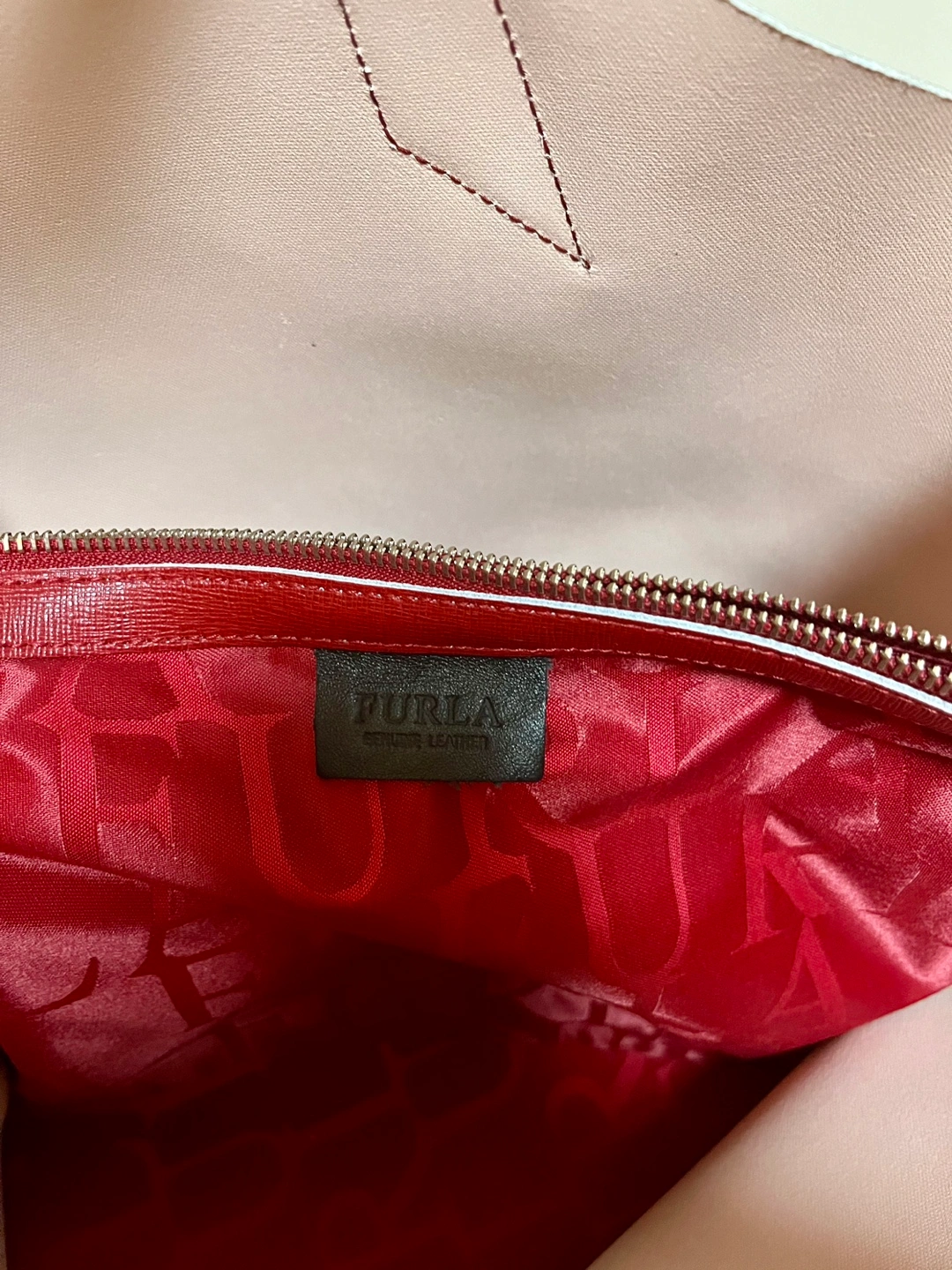 FURLA レディースバッグ 赤の写真3枚目