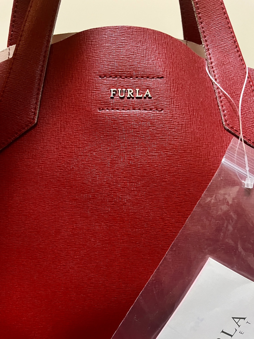 FURLA レディースバッグ　赤の写真5枚目