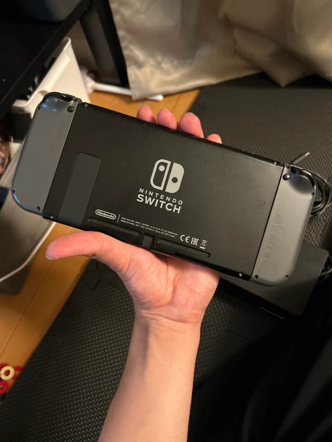 Nintendo Switch初期モデルの写真2枚目