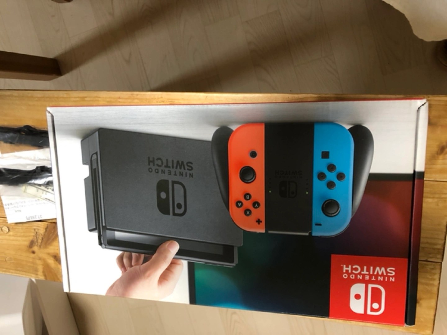 任天堂Switchの空き箱の写真4枚目