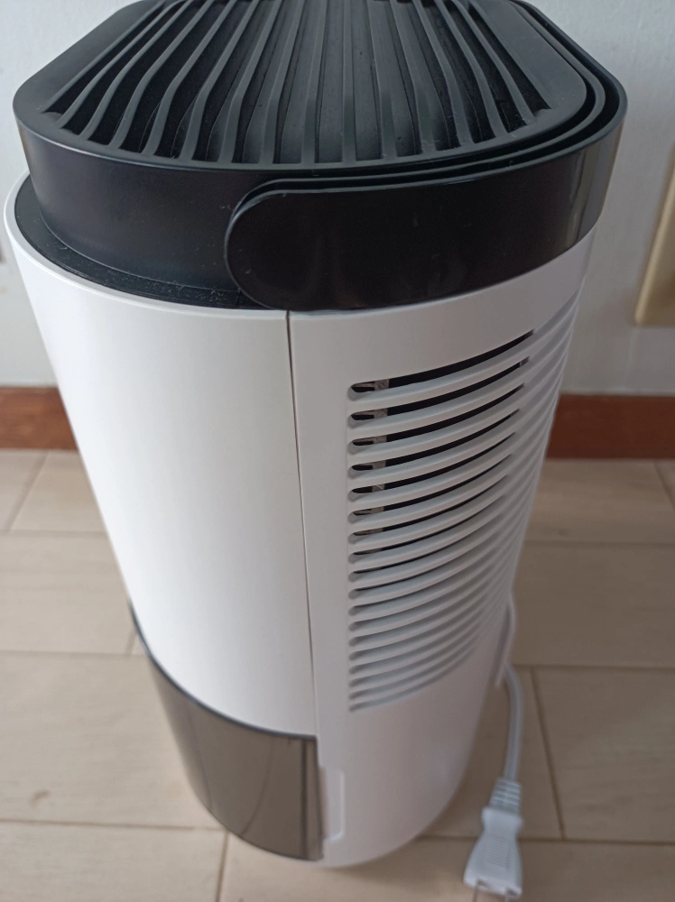 クローゼット用除湿機の写真2枚目