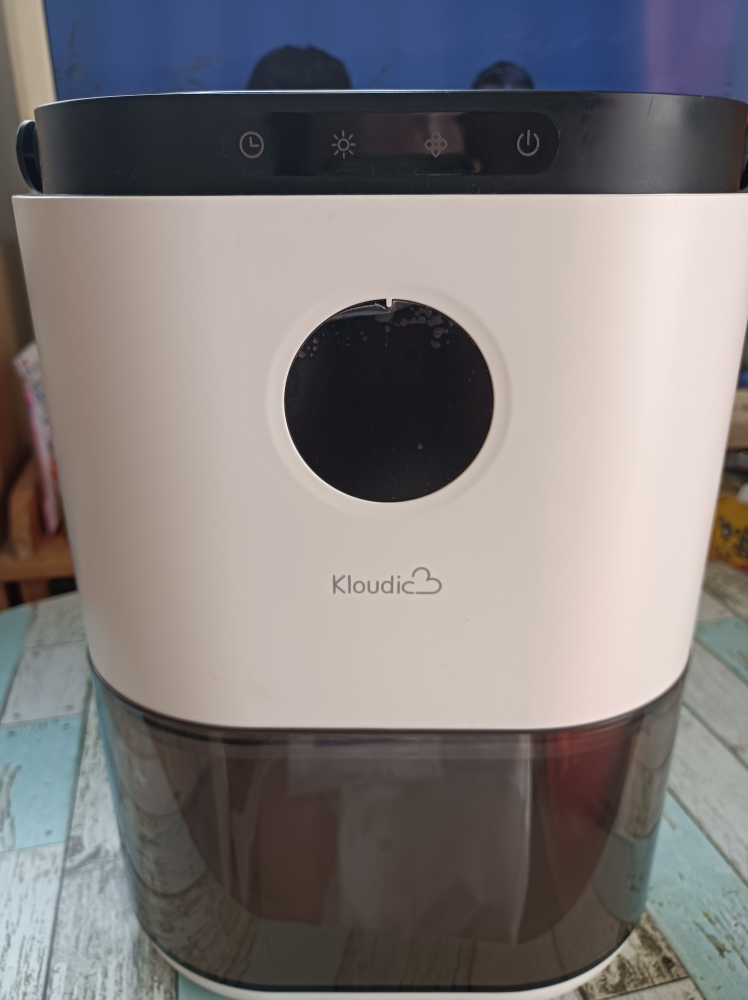クローゼット用除湿機の写真3枚目