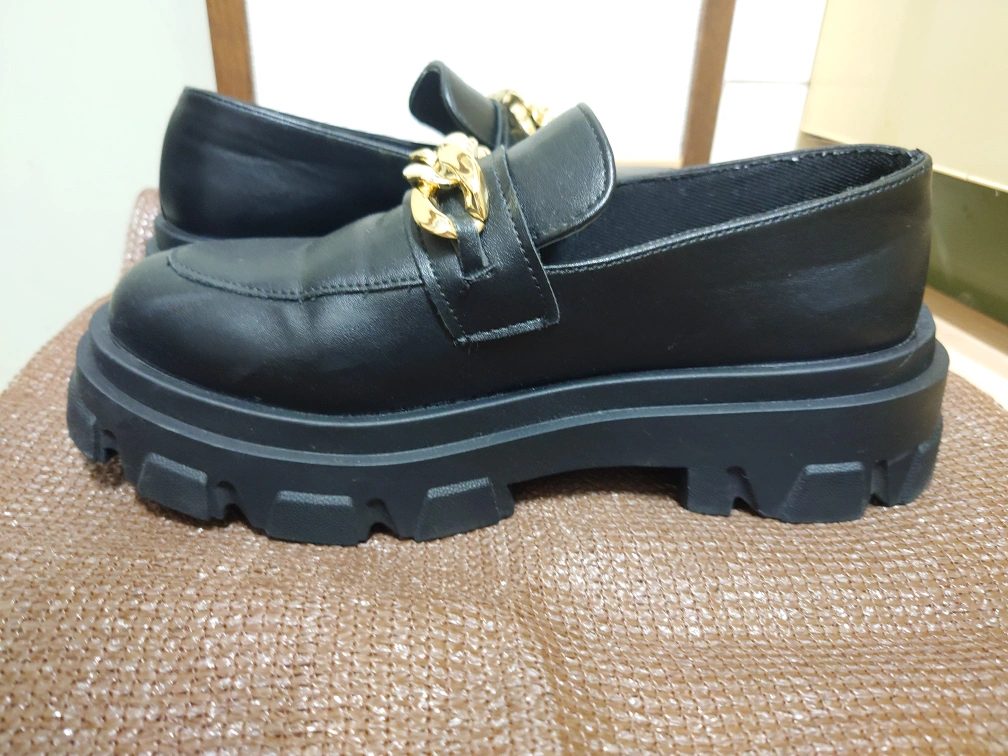 厚底 チェーンローファーの写真6枚目