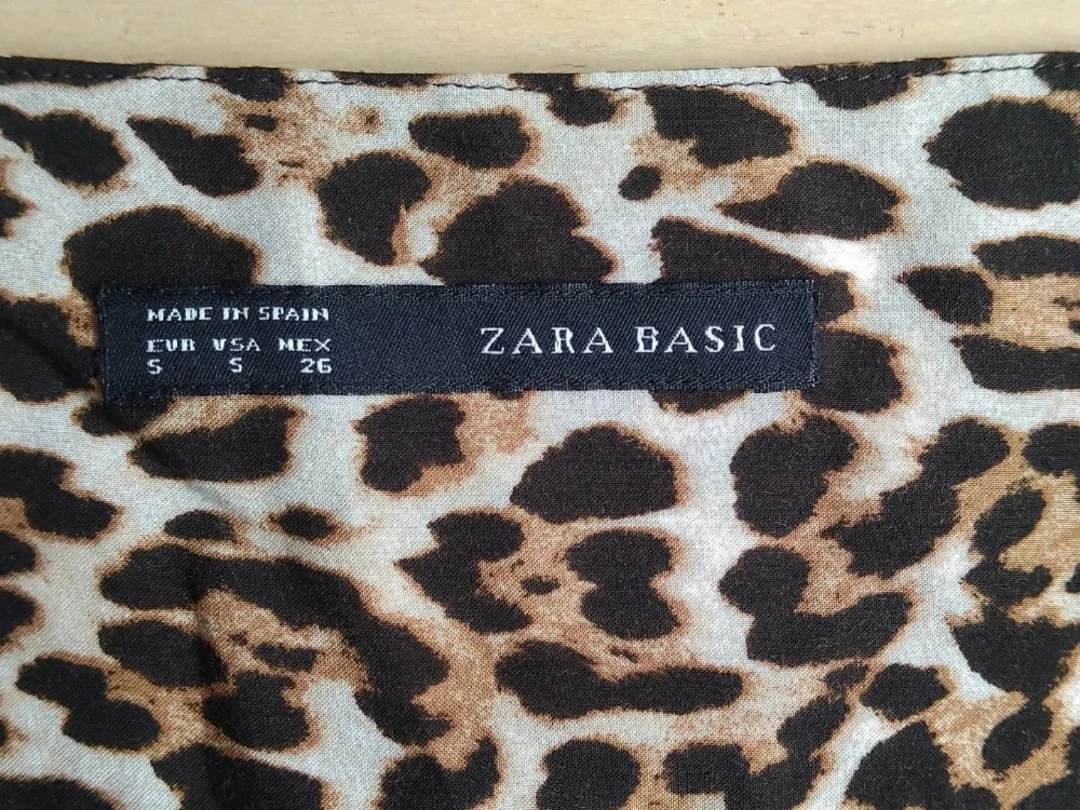 ZARA BASIC 豹柄 長袖トップスの写真4枚目