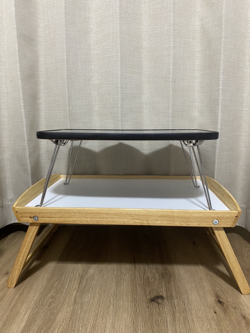 小さいテーブル　2個