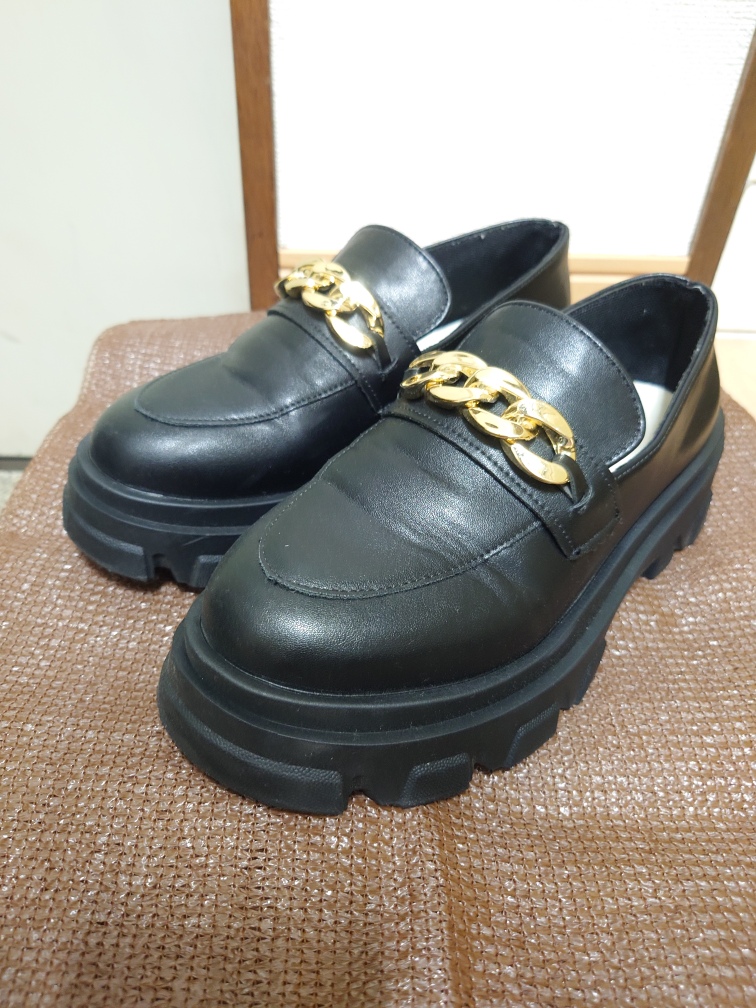 厚底 チェーンローファー